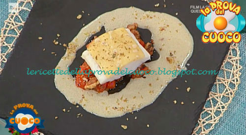 Baccalà in crosta arracanata su salsa di pomodoro noci e olive ricetta Nicola Vizzarri da Prova del Cuoco