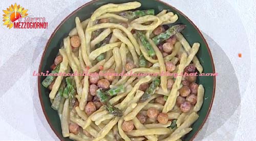 Capunti verdi asparagi e pollo ricetta Antonella Ricci