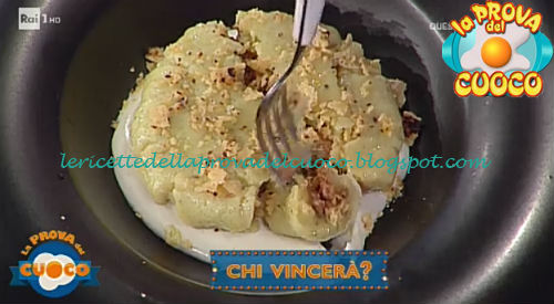 Gnocco al ragù d'anatra con cialda di formaggio al ginepro ricetta Gregori Nalon da Prova del Cuoco