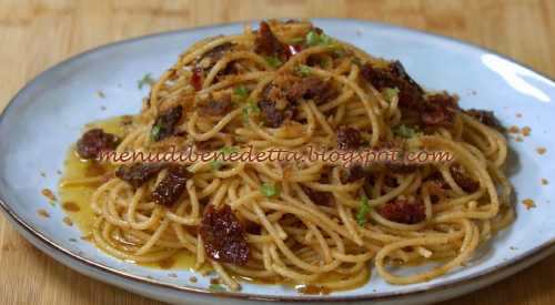 Spaghetti aglio olio e peperoncino ricchi ricetta Benedetta Rossi