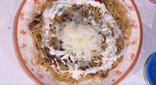 Spaghetti, aglio, olio, nero di olive e burrata ricetta Antonella Ricci