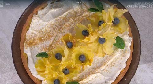 Torta elegante all'ananas ricetta Natalia Cattelani