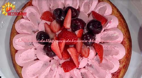 Torta in padella con frutta estiva ricetta Natalia Cattelani